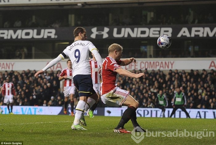 Tottenham penaltı ile güldü!