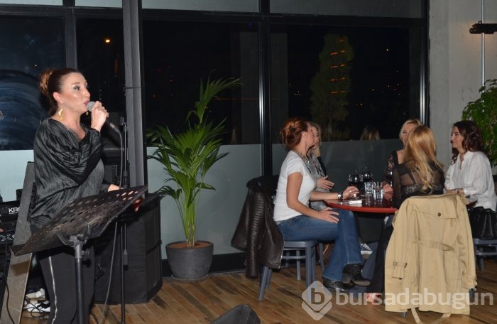 Sir Winston Brasserie'de eğlence kaldığı yerden...