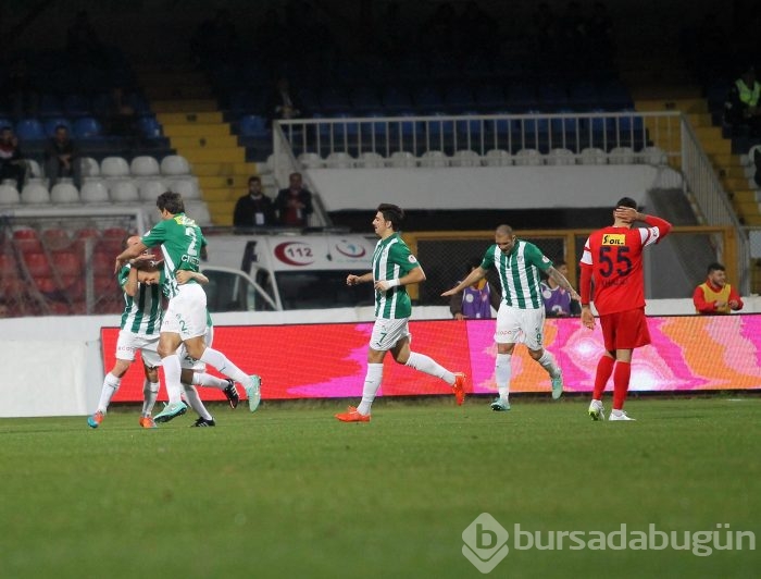 Bakambu coştu! Timsah zirveye kuruldu!