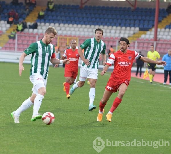 Bakambu coştu! Timsah zirveye kuruldu!
