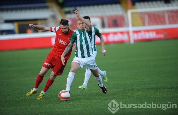 Bakambu coştu! Timsah zirveye kuruldu!