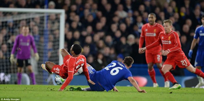 Maviler Liverpool'u 90+4'de yıktı!