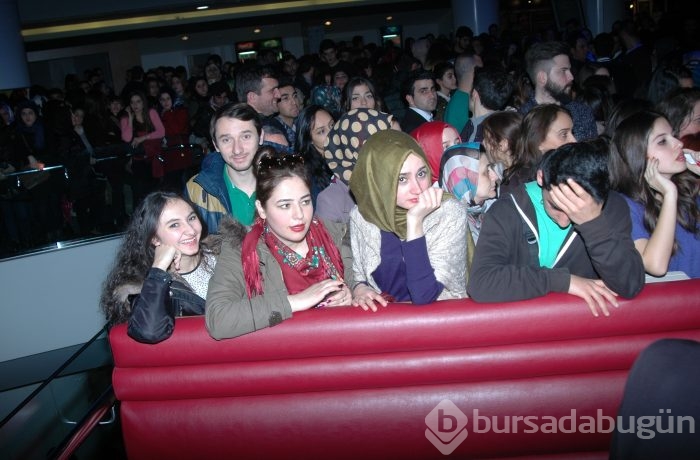 "Aşk Sana Benzer" filmine Bursa'da renkli gala...