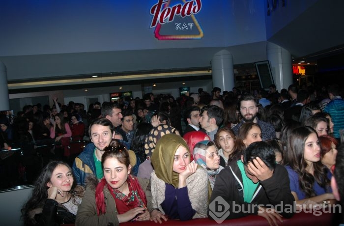 "Aşk Sana Benzer" filmine Bursa'da renkli gala...
