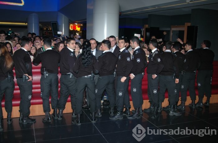 "Aşk Sana Benzer" filmine Bursa'da renkli gala...