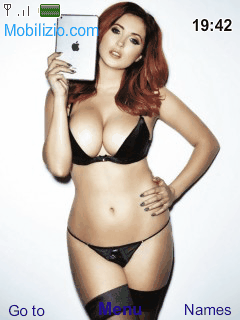  Lucy Collett ateş püskürüyor...