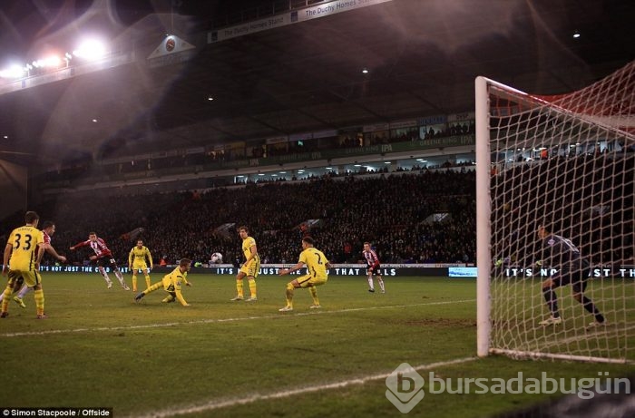 Lig kupasında Tottenham finale çıktı!