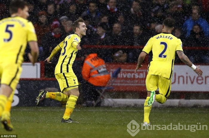 Lig kupasında Tottenham finale çıktı!