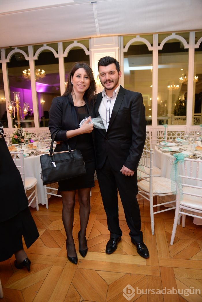 Şeyda Gülseçen ve Ahmet Alperen Okur nişanlandı...