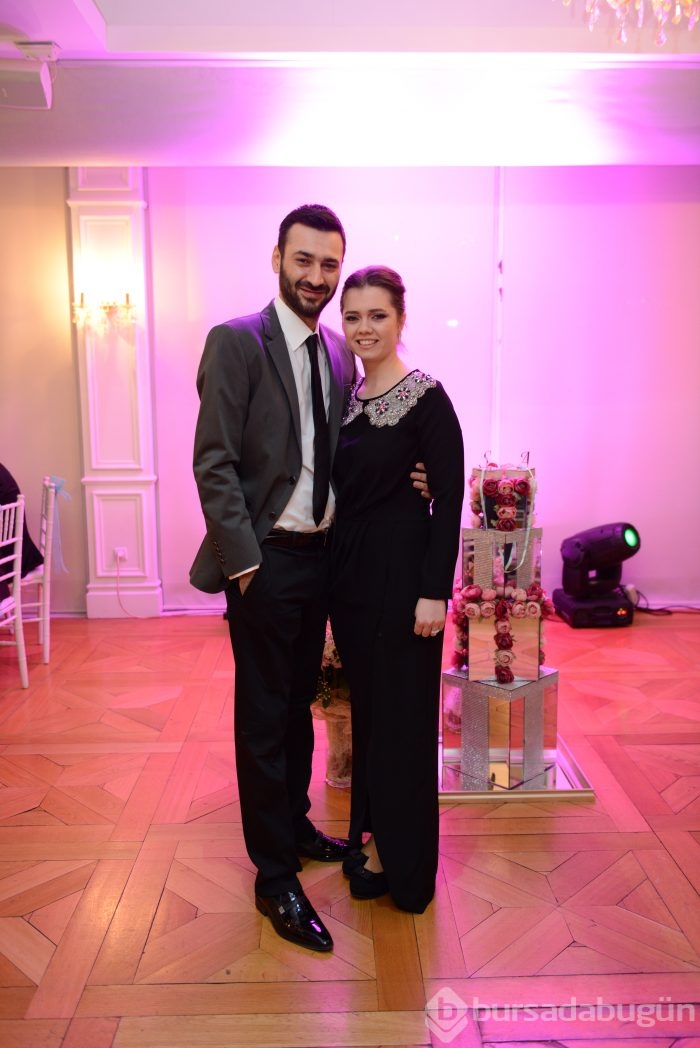 Şeyda Gülseçen ve Ahmet Alperen Okur nişanlandı...