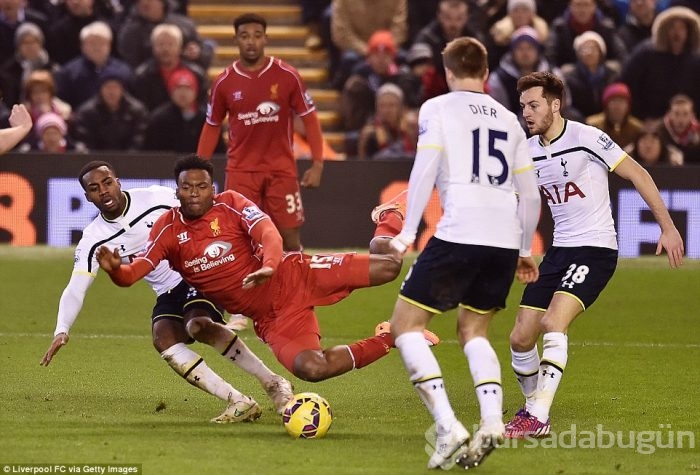 Liverpool Tottenham'ı Balotelli ile yıktı!