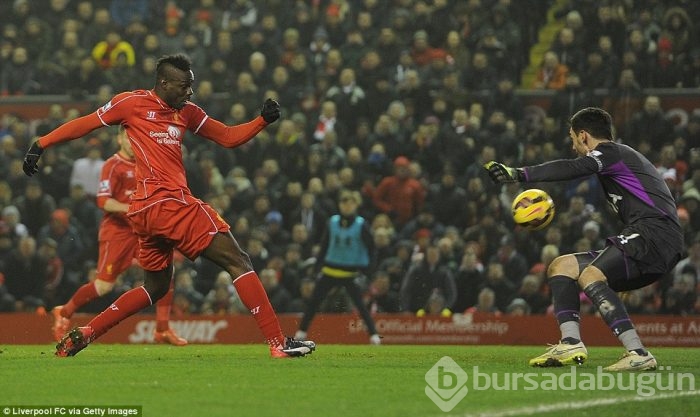 Liverpool Tottenham'ı Balotelli ile yıktı!