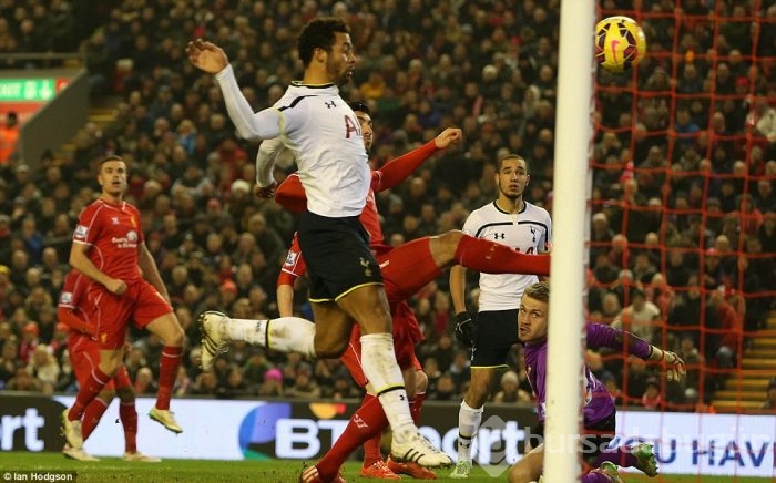Liverpool Tottenham'ı Balotelli ile yıktı!