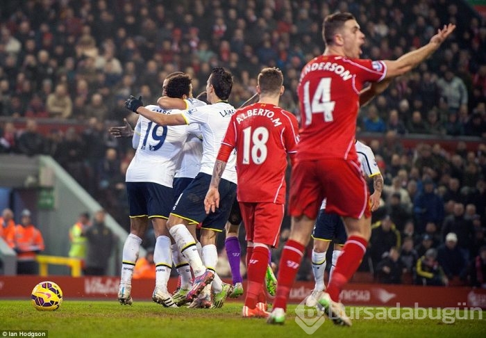 Liverpool Tottenham'ı Balotelli ile yıktı!