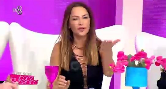 Yıldız Tilbe ateş püskürdü