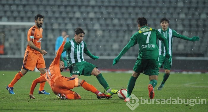 Timsah penaltılarda çeyrek final biletini kaptı!