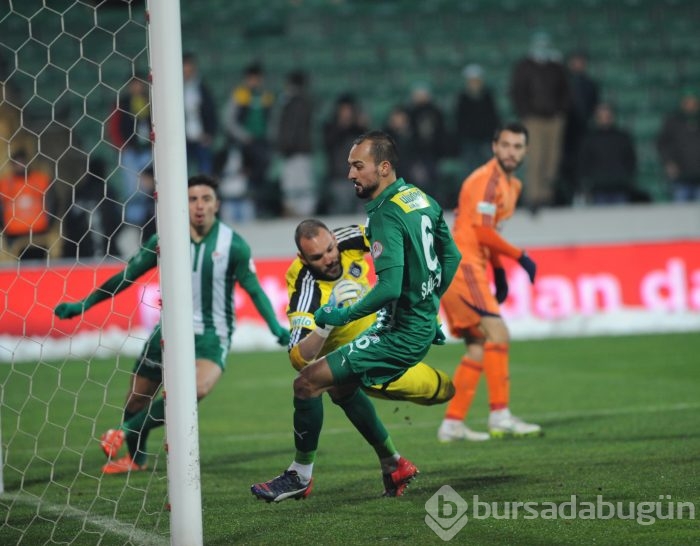 Timsah penaltılarda çeyrek final biletini kaptı!