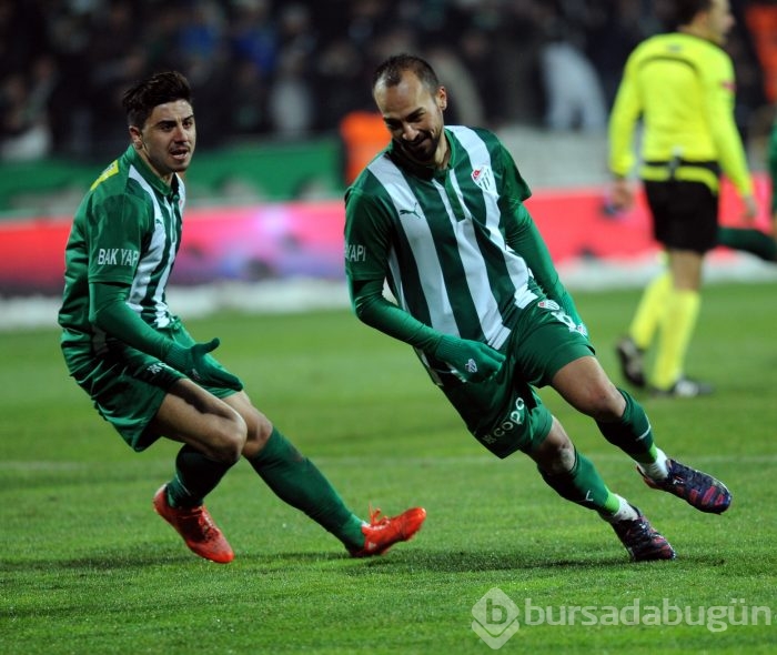 Timsah penaltılarda çeyrek final biletini kaptı!