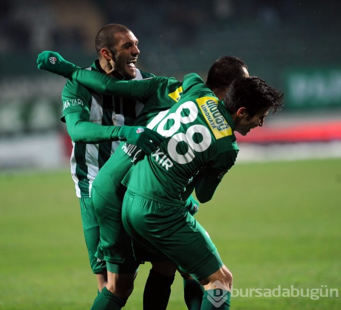Timsah penaltılarda çeyrek final biletini kaptı!