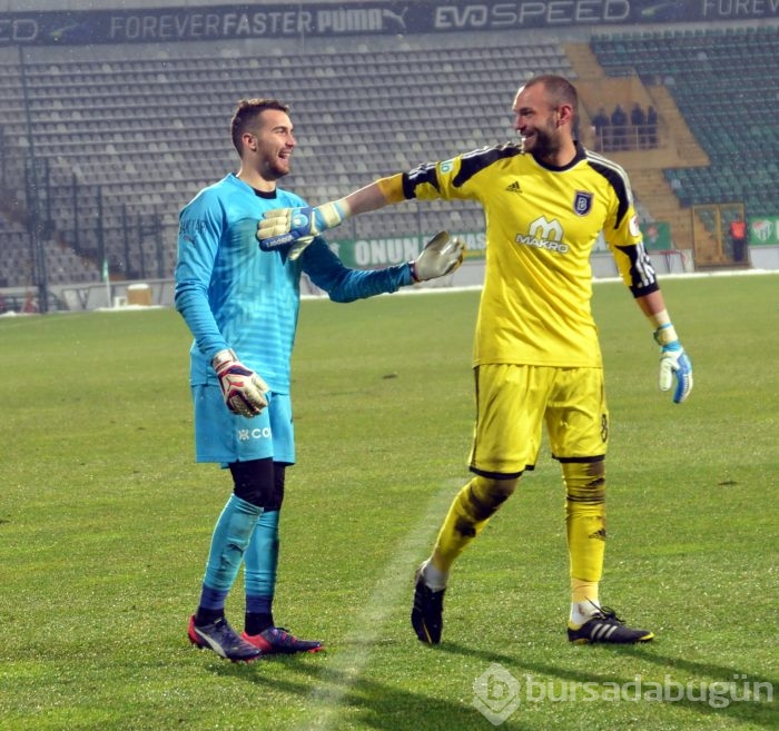 Timsah penaltılarda çeyrek final biletini kaptı!