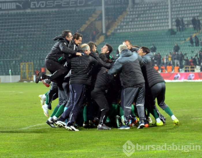 Timsah penaltılarda çeyrek final biletini kaptı!
