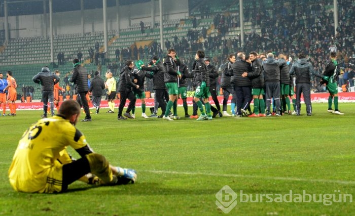 Timsah penaltılarda çeyrek final biletini kaptı!