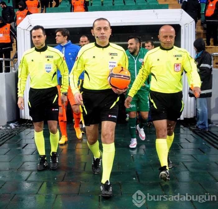 Timsah penaltılarda çeyrek final biletini kaptı!