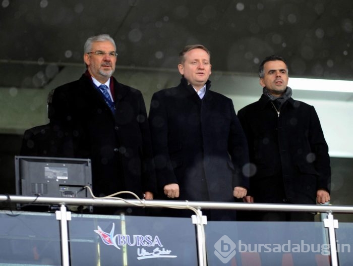 Timsah penaltılarda çeyrek final biletini kaptı!