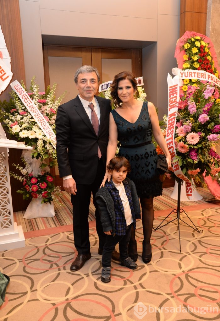 Tuğçe Balcıoğlu ile Uğur Yıldırım  nişanlandı...