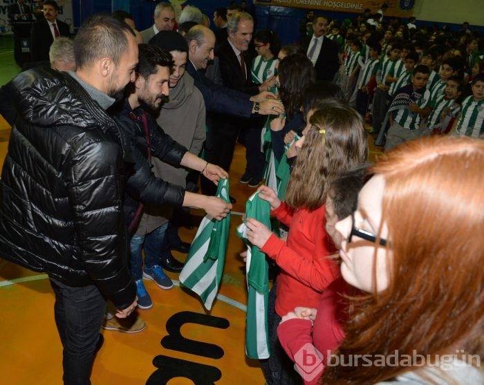 Minik yüreklere Büyükşehir'den Bursaspor forması