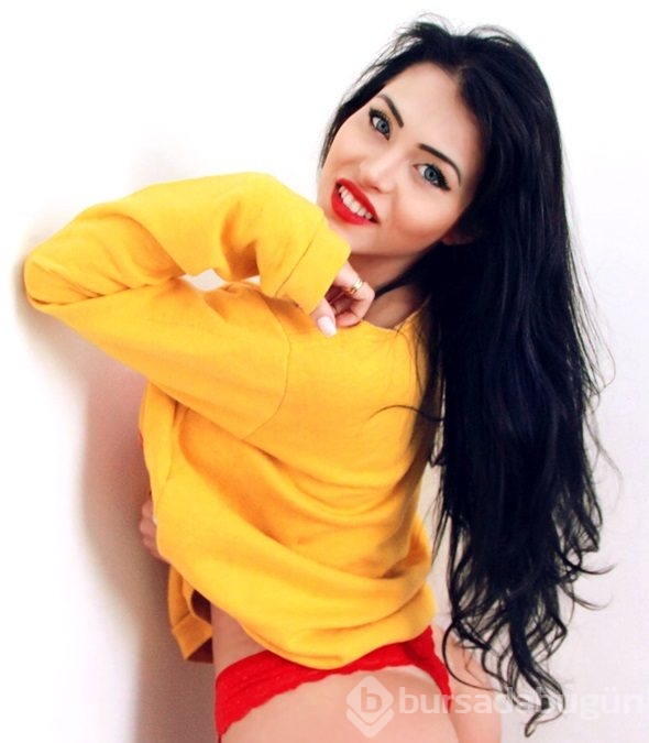 Claudia Alende, çıplak pozlar verdi...
