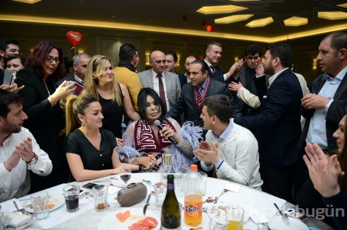 Bursa'da 14 Şubat coşkusu! Sabahın ilk ışıklarına kadar...