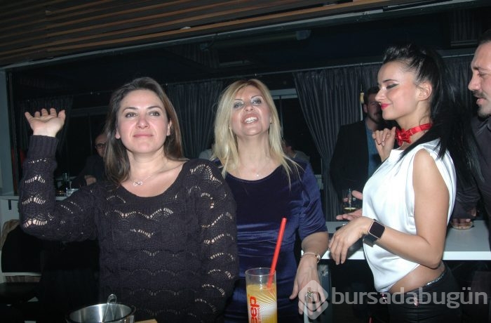 Bursa Sahne'de sevgilere renkli kutlama...