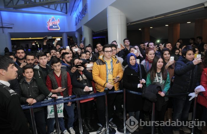'Yapışık Kardeşler'in Kent Meydanı AVM'deki renkli galası...