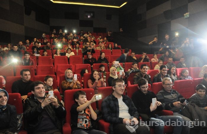 'Yapışık Kardeşler'in Kent Meydanı AVM'deki renkli galası...