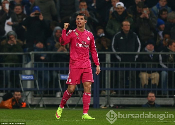 Real'e Schalke 04 hafif geldi!