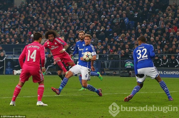 Real'e Schalke 04 hafif geldi!
