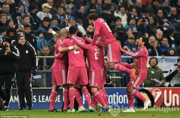 Real'e Schalke 04 hafif geldi!