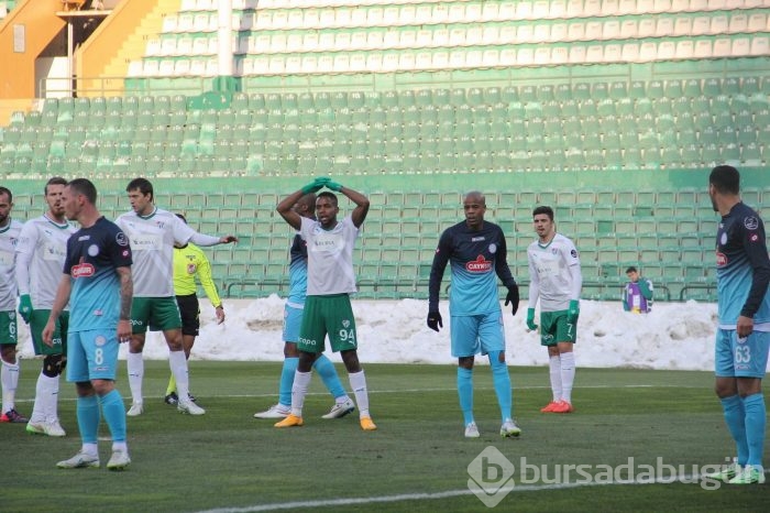 Timsah yine hakem kurbanı oldu!