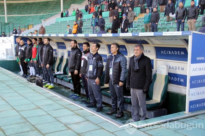 Timsah yine hakem kurbanı oldu!