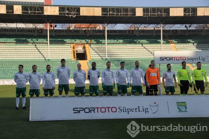 Timsah yine hakem kurbanı oldu!