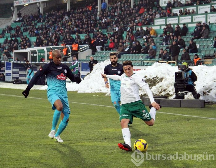 Timsah yine hakem kurbanı oldu!