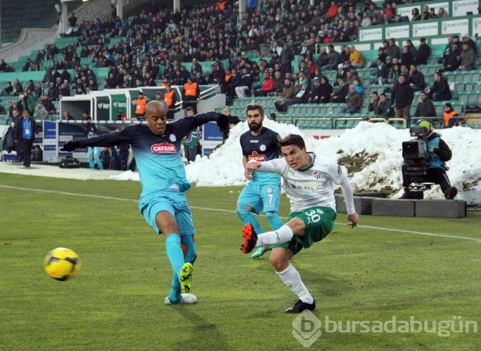 Timsah yine hakem kurbanı oldu!