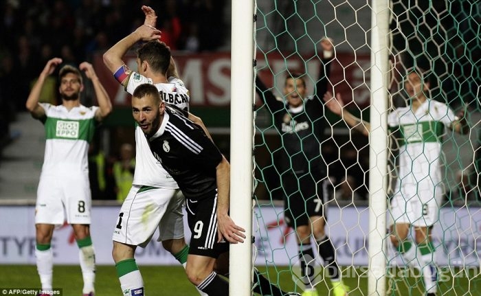 Perdeyi Benzema açtı,Ronaldo kapattı!