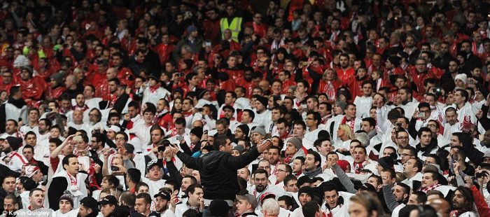 Monaco, Arsenal'i Emirates'e gömdü!