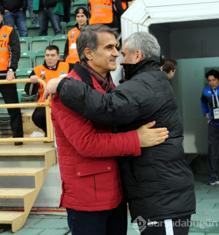 Timsah 10 kişiyle destan yazdı!