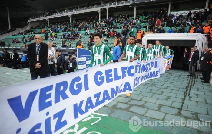 Timsah 10 kişiyle destan yazdı!