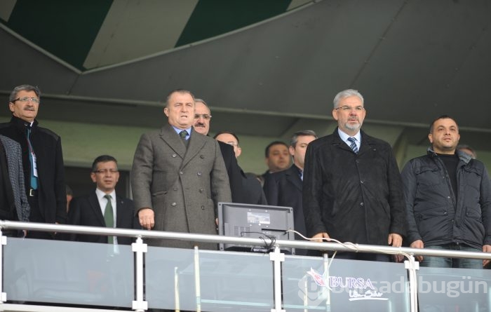 Timsah 10 kişiyle destan yazdı!