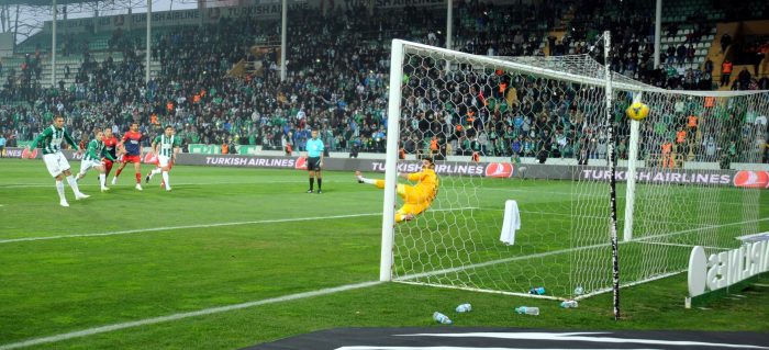 Timsah 10 kişiyle destan yazdı!