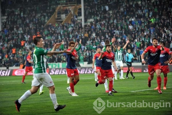 Timsah 10 kişiyle destan yazdı!
